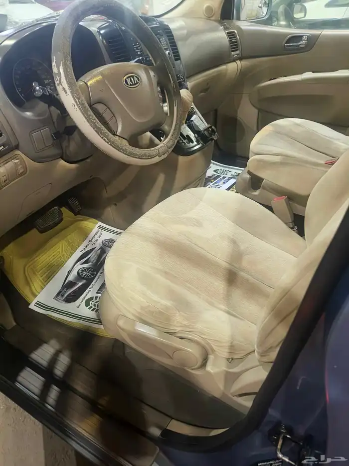kia carnival automatic car and model.. 2009. pass new. 15000 9