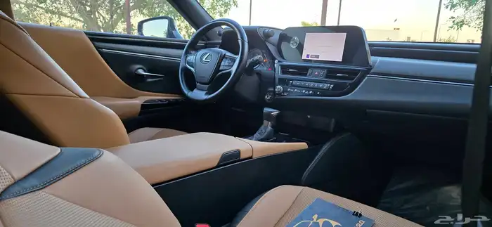 لكزس ES300h 2023 هايبرد 18