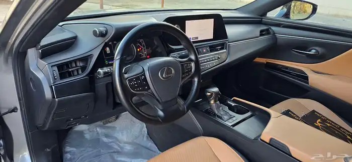 لكزس ES300h 2023 هايبرد 8