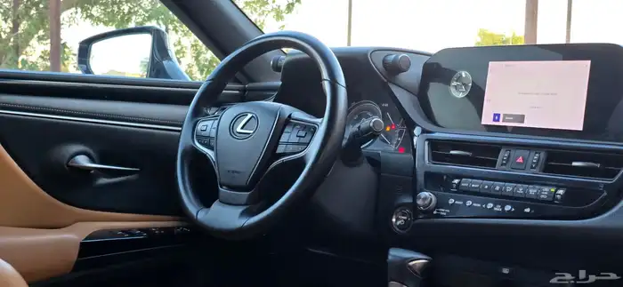لكزس ES300h 2023 هايبرد 19