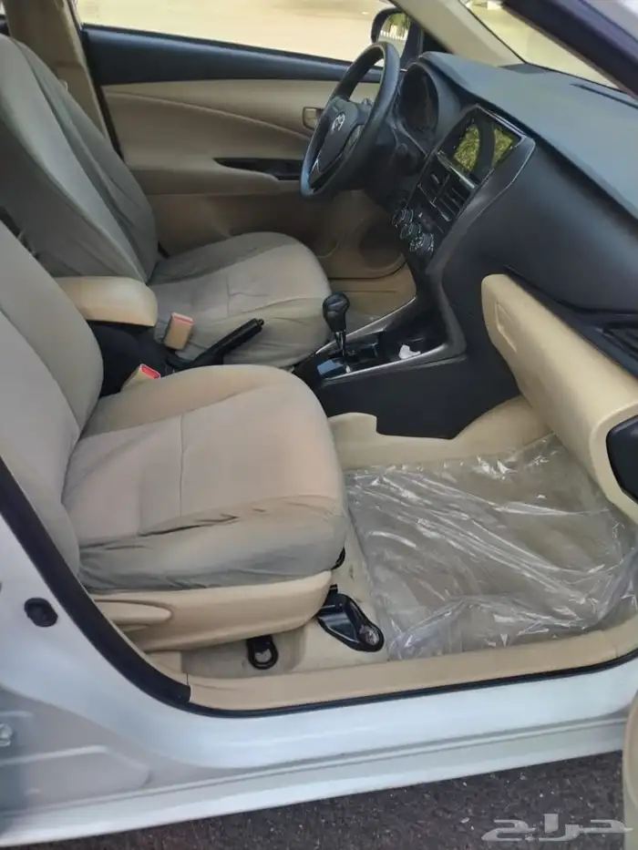 تويوتا يارس Y موديل 2022 13