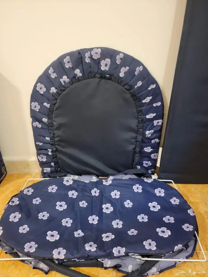 للبيع سرير اطفال مع كامل ملحقاته استخدام بضعة ايام شبه جديد 2