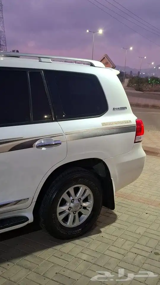 لاند كروزر 2011خليجي 1