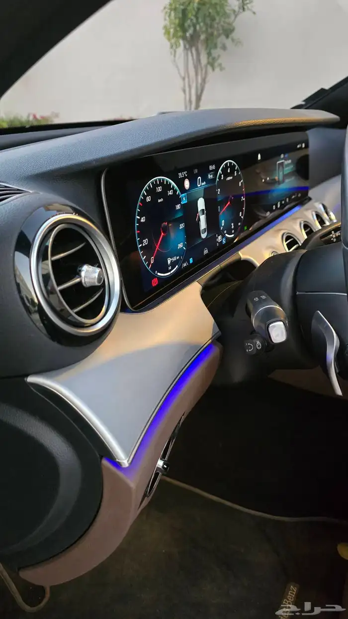 مرسيدس E250 موديل 2021 العداد 81 ألف كيلو 45