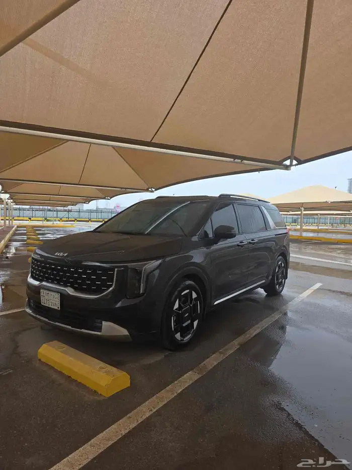 كيا كارنيفال 2025 5