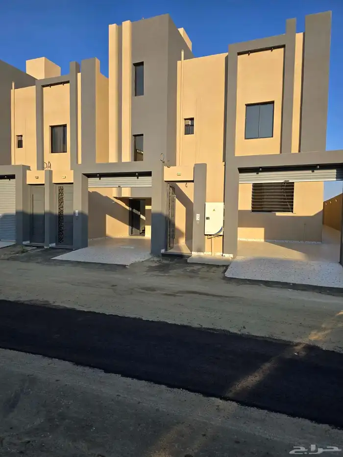 للبيع شقق ارضيه وارواف علويه بحوش ومدخل سيارة شمال التضامن 1