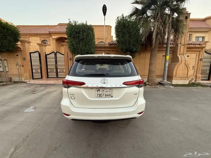 جيب للبيع فور شنل 6سلندر دبل دفلك فل كامل 2