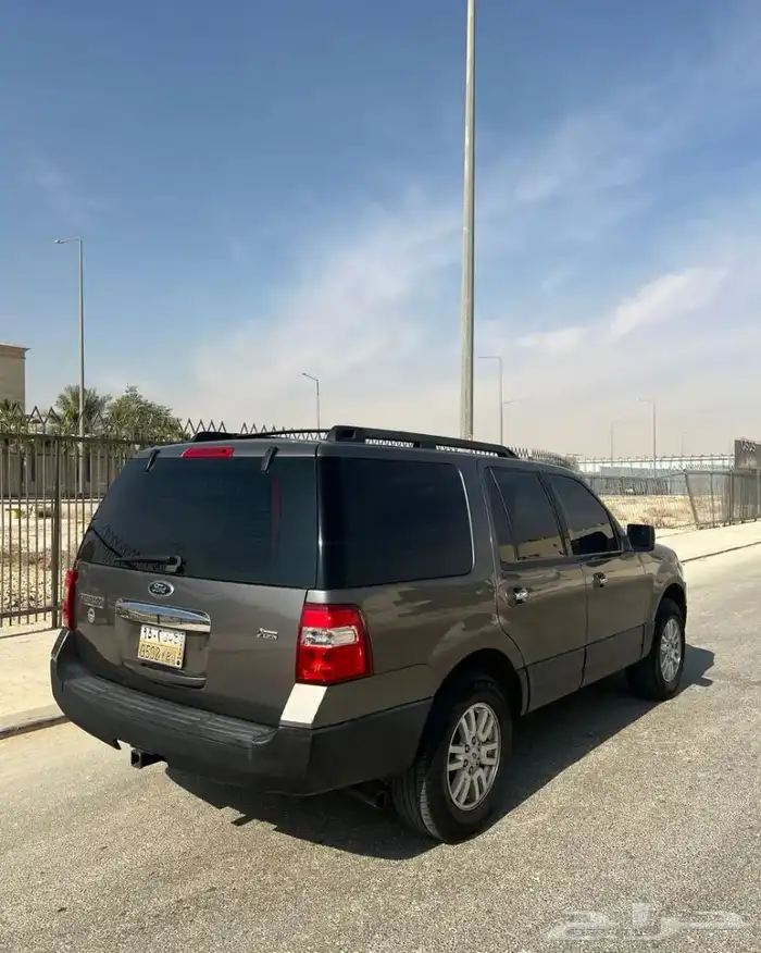 فورد اكسبدشن 2013 قمة بالنظافة بدون دبل 4