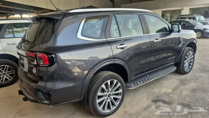 فورد ايفريست ستاندر -ليمتد موديل 2025 صيانة مجانية الجزيرة 11