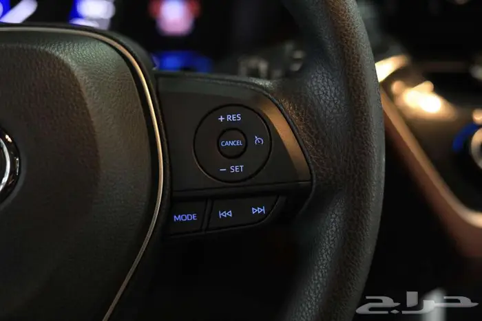 تويوتا كورولا كروس ستاندر ابيض هايبرد 2024 خصم خاص 17