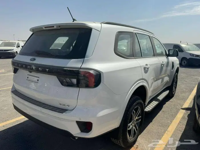 فورد ايفريست ستاندر -ليمتد موديل 2025 صيانة مجانية الجزيرة 10