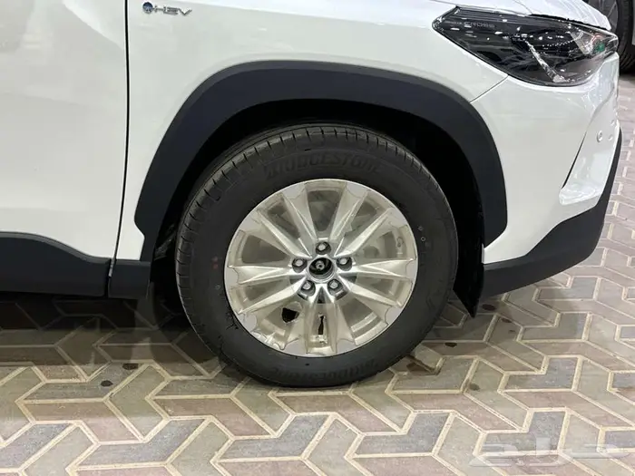 تويوتا كورولا كروس نص فل ابيض هايبرد 2025 اقل سعر كاش وبنوك 8