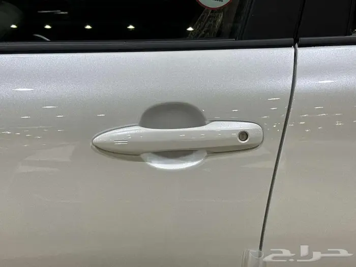 تويوتا كورولا كروس نص فل ابيض هايبرد 2025 اقل سعر كاش وبنوك 13