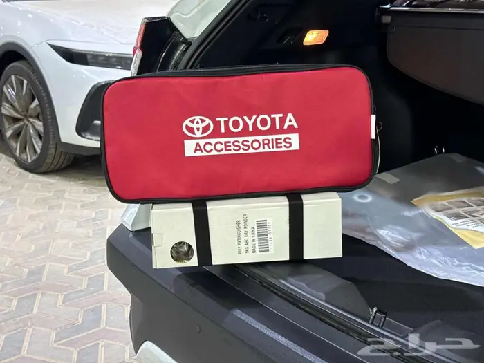 تويوتا كورولا كروس نص فل ابيض هايبرد 2025 اقل سعر كاش وبنوك 24