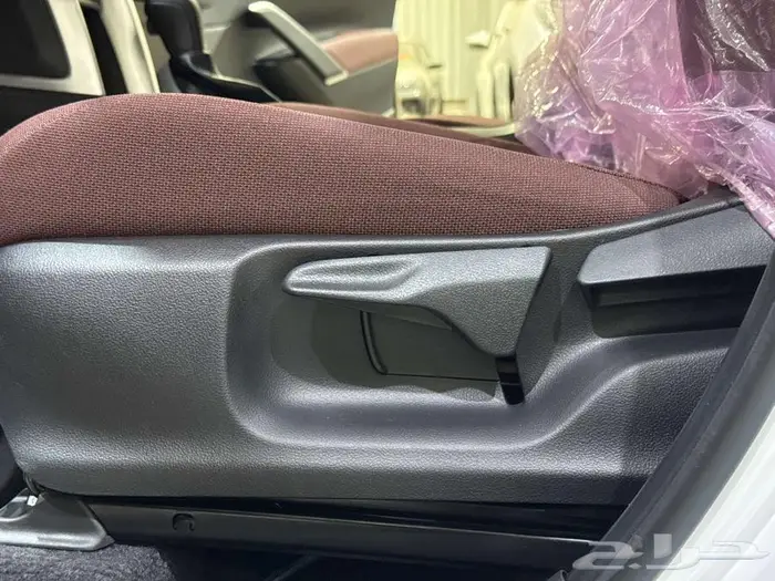 تويوتا كورولا كروس نص فل ابيض هايبرد 2025 اقل سعر كاش وبنوك 32