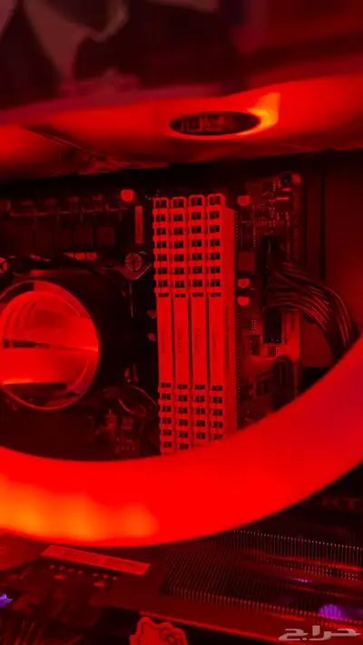 بي سي مع شاشتين وماوس وكيبورد index