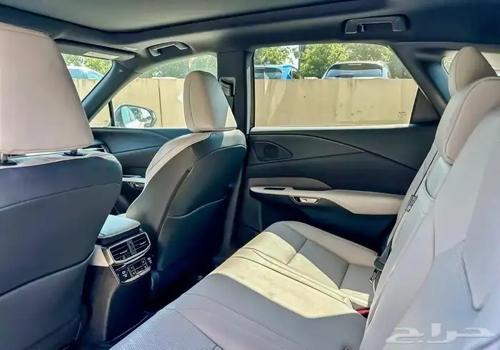 للبيع لكزس RX350 - ultra luxury -2026 اصفار وارد كندا فل 9