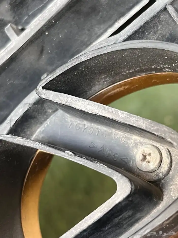 شبك واسطب فلشر لكزس LS 400 اصلي 16