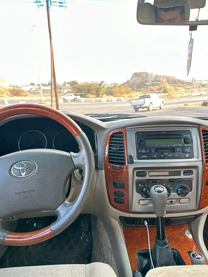 جيب لاندكروزر 2004 نظيف الموقع ابها 11