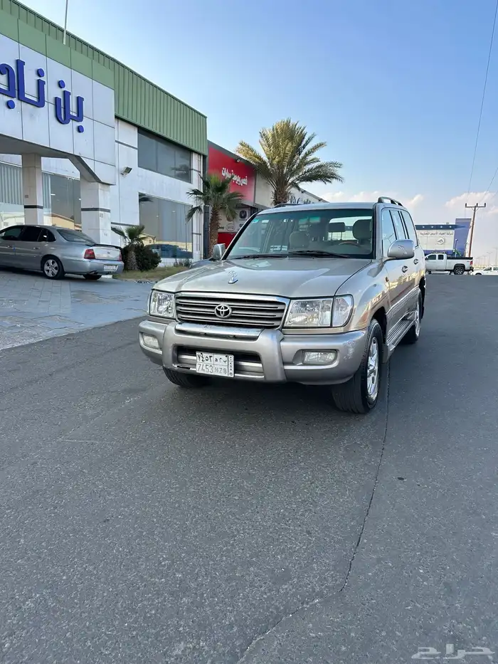 جيب لاندكروزر 2004 نظيف الموقع ابها 6