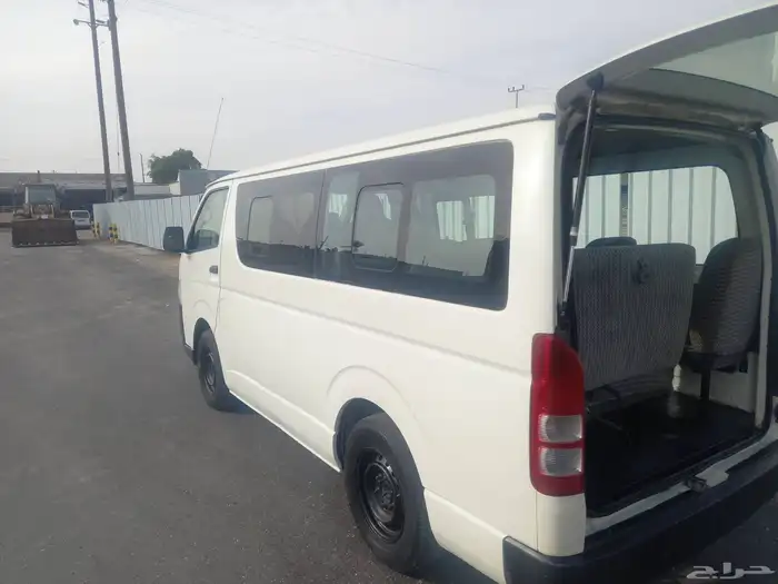 تويوتا هايس 15 راكب اللون أبيض الممشي 221 ألف الموديل 2014 6