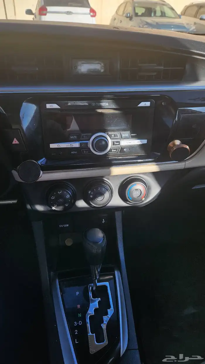 كورولا 2015 مالك أول - وكالة عبد اللطيف جميل - فئة 1.6 GLI 6