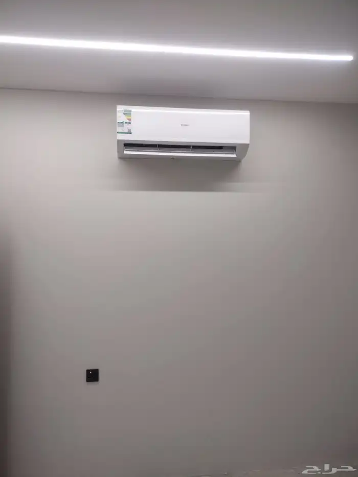 فني تكيف الباحه والمناطق المجاورة لها 4