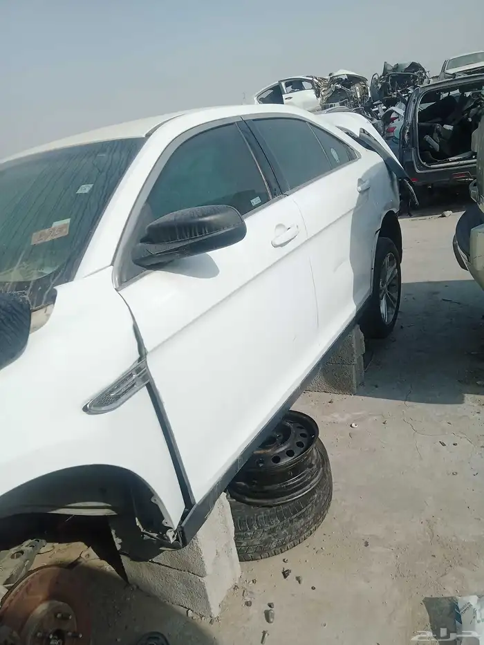 فورد تورس موديل 2015 تشليح قطع غيار فقط 1