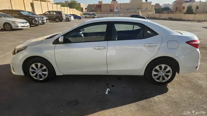 كورولا 2015 مالك أول - وكالة عبد اللطيف جميل - فئة 1.6 GLI 7