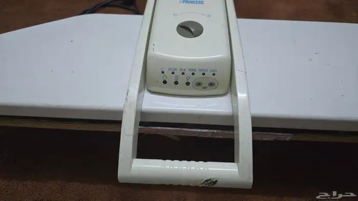 مكواة ملابس 2