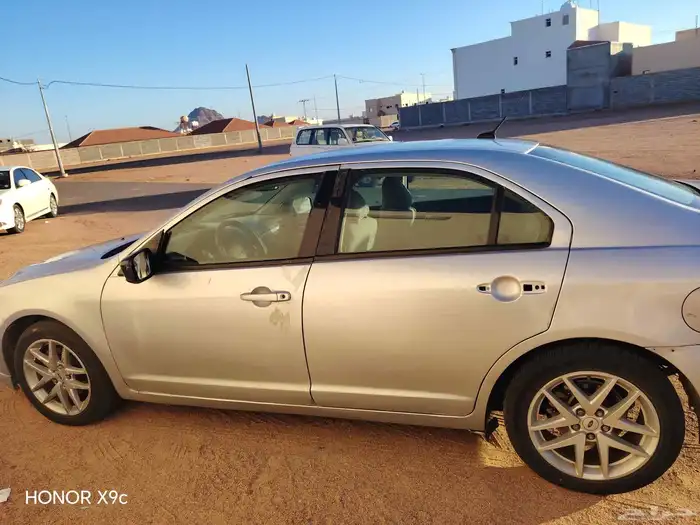 للبيع فيوجن 2010 8