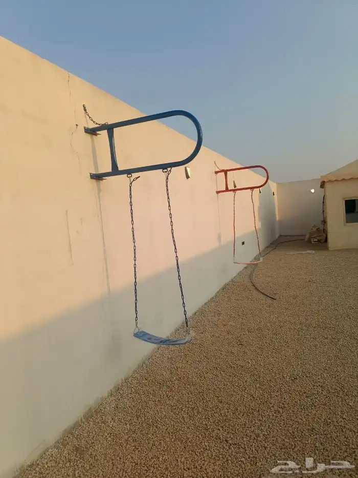 Outdoor Wall Swing with a Practical and Durable Design 8