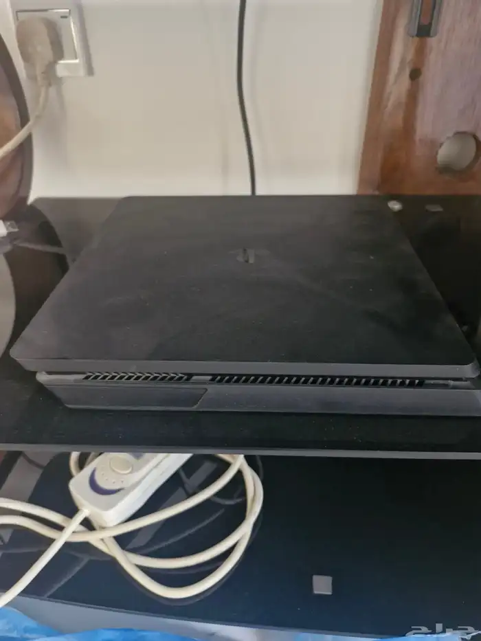 بلايستيشن 4 مستعمل المساحة 500 جيجابايت ب 500 ريال 3