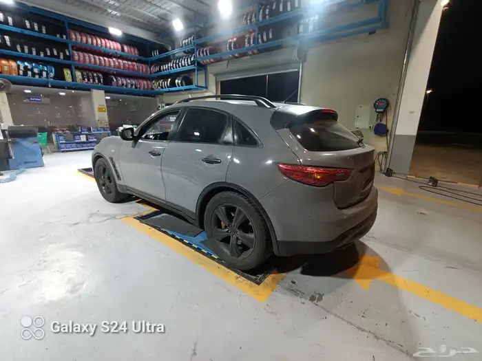 سيارة انفنتي FX35 موديل 2010 2