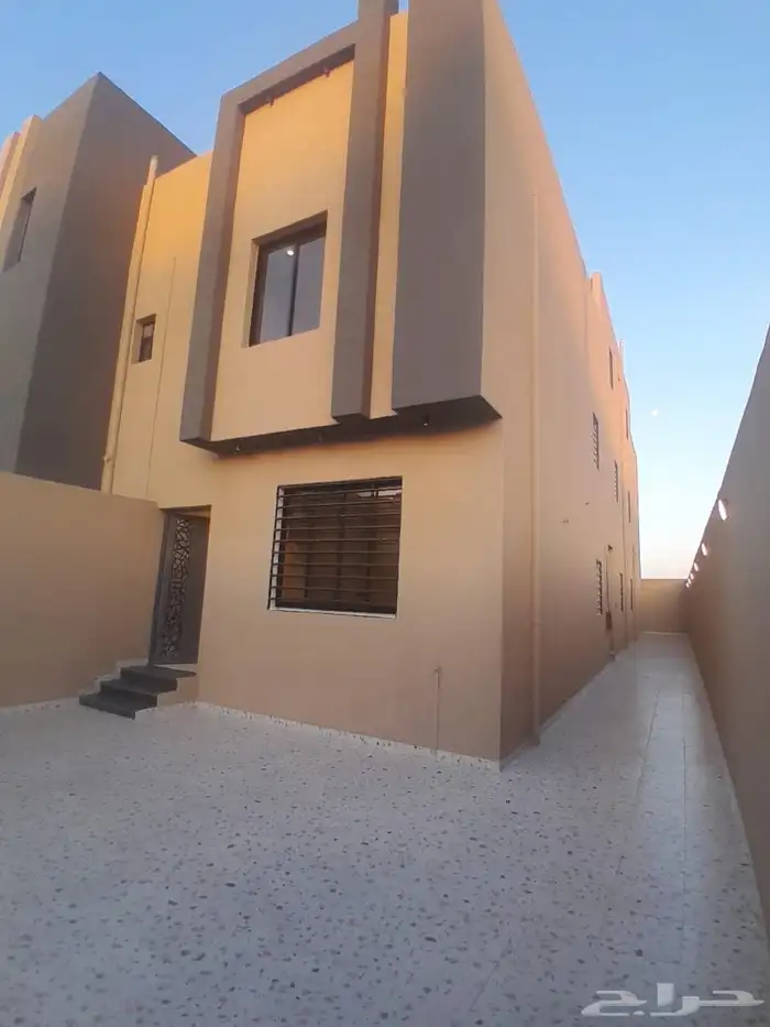 للبيع شقه دور ارضي بمدخل سيارة بسعر 550الف بمخطط 6 2