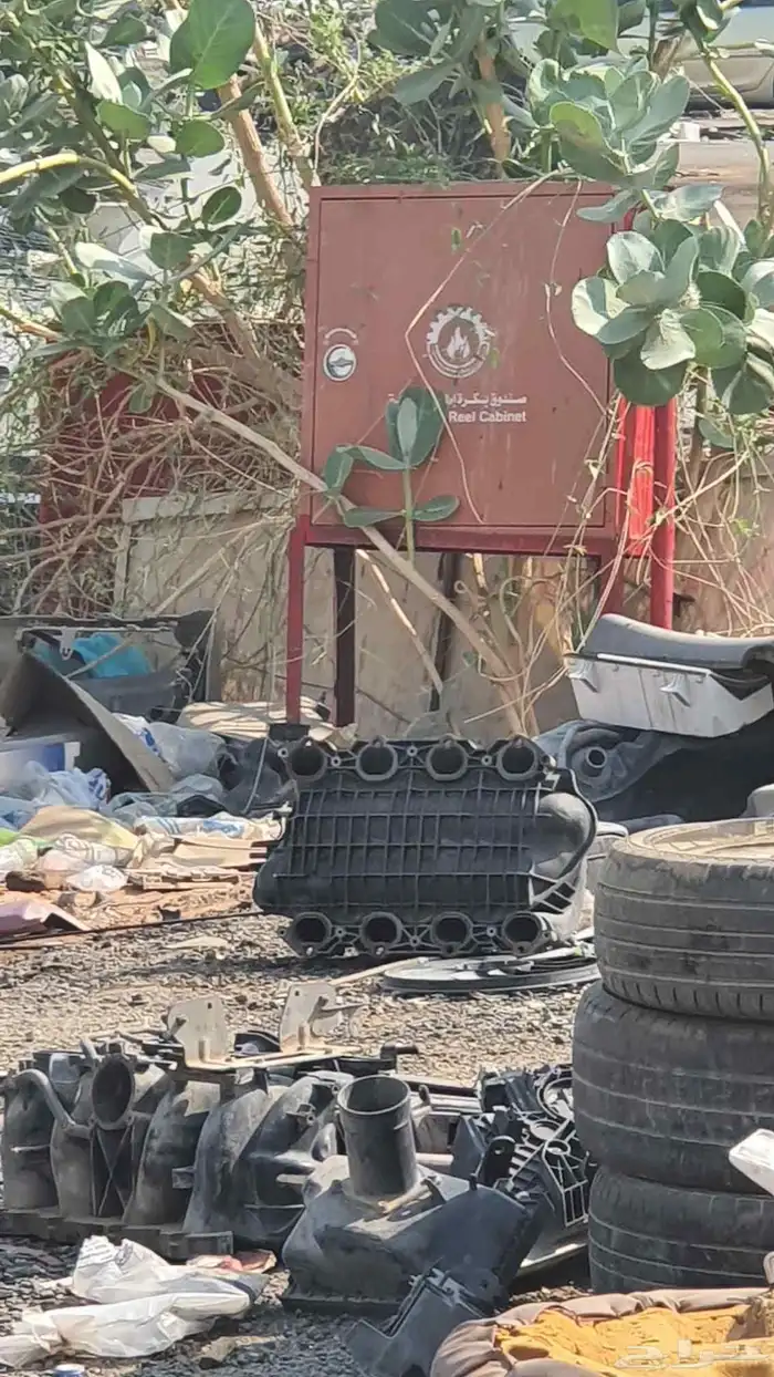 مضحه مع كامل اغراضها شبه جديده 250 جالون .ماطور كهرباء 8 ك 6