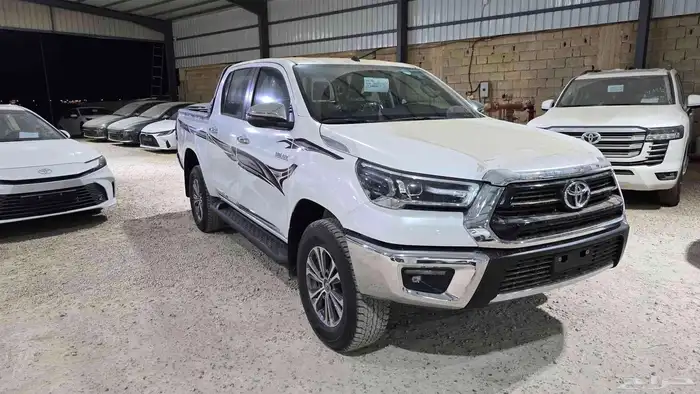 تويوتا هايلوكس 2025 1