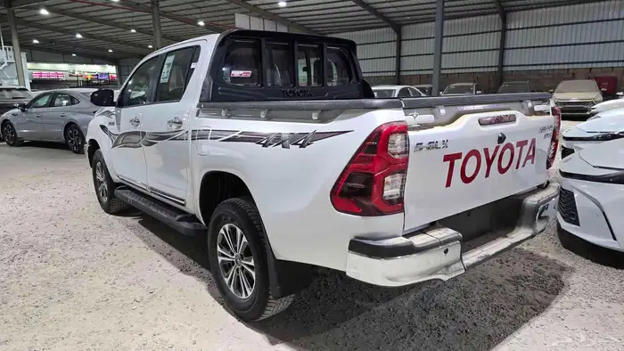 تويوتا هايلوكس 2025 3