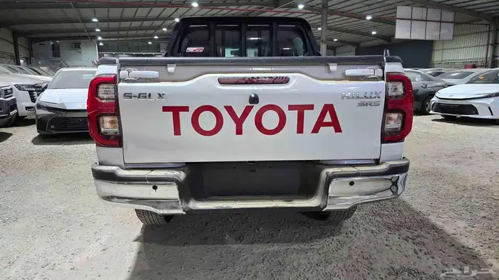 تويوتا هايلوكس 2025 5