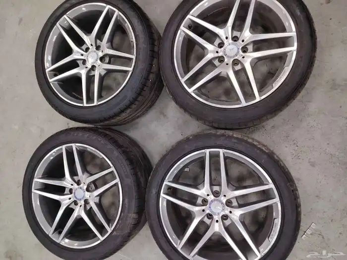 جنوط مرسيدس نجمه اصليه وكاله لون فيراني AMGنضيفه خاليه من ال 6