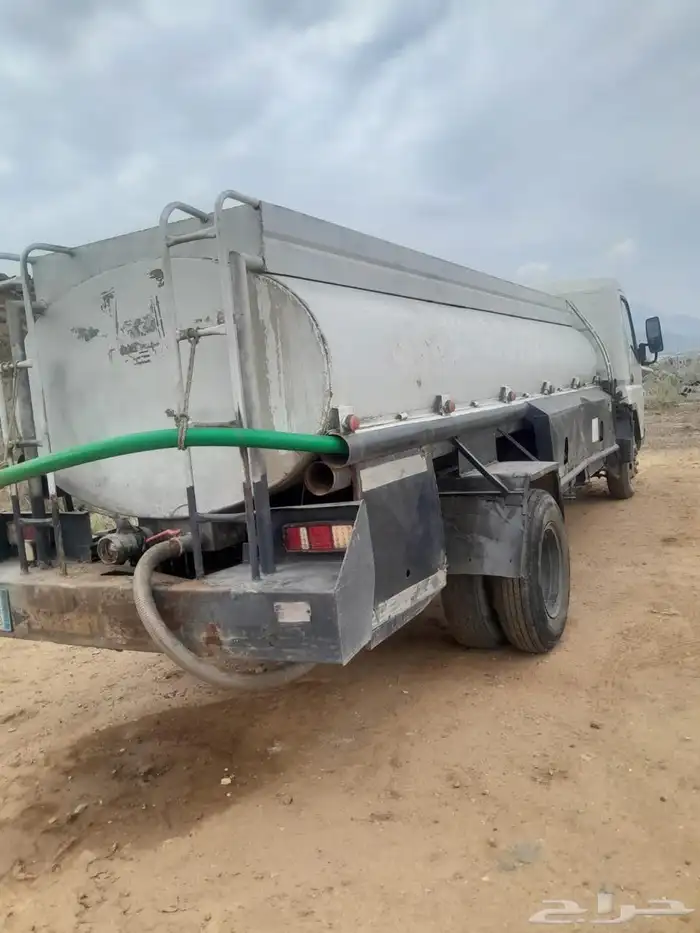 موستبيشي وايت 2015 1