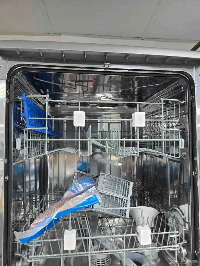 Discounted Candy Dishwasher 16 Programs 4