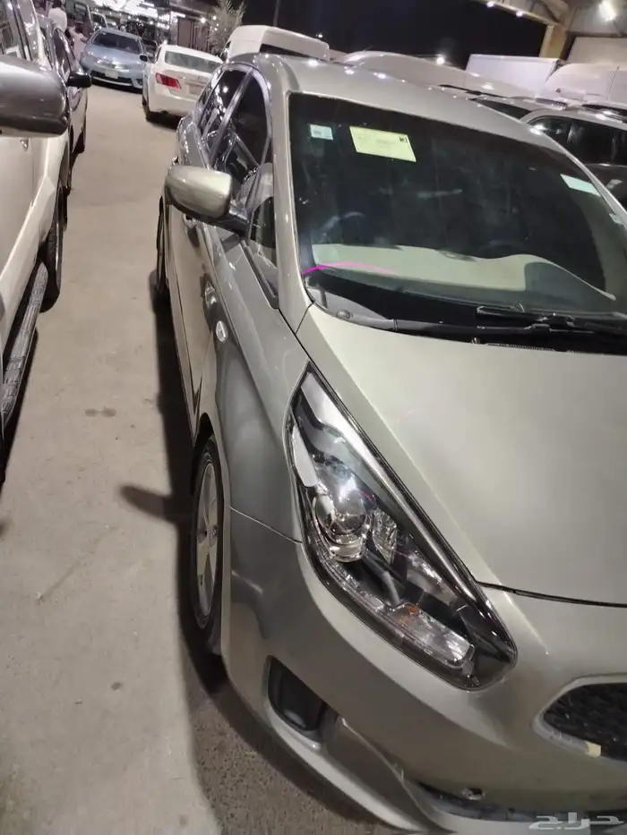 كيا كارينز 1