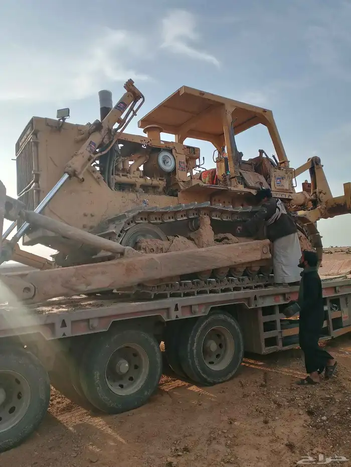 Komatsu bulldozers for rent farm leveling berm construction  1