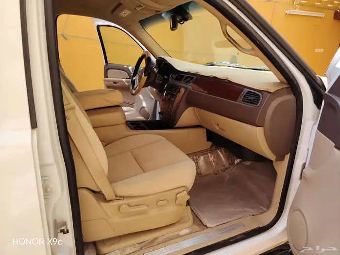 يوكن مديل 2009 ( دبل ) نظيف جدا 4