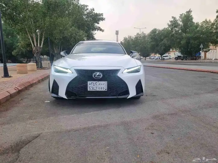 لكزس اي اس is2023 1