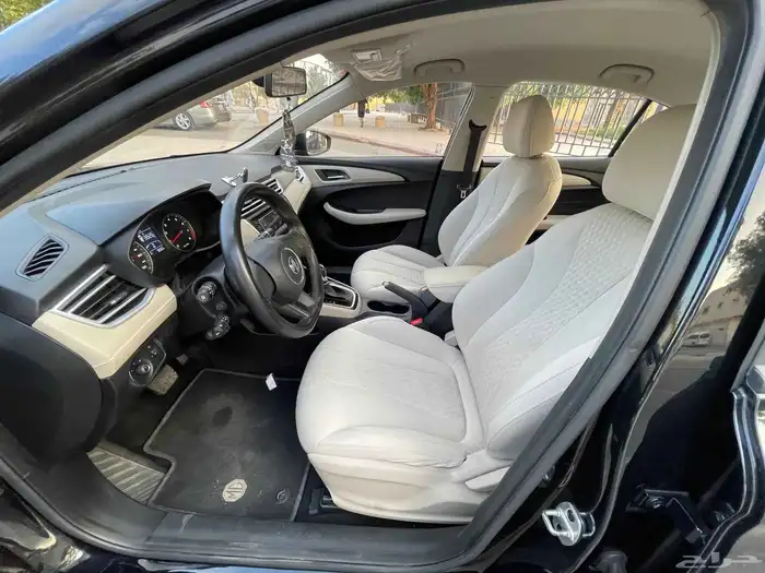 ام جي MG5 2023 سعودي 8