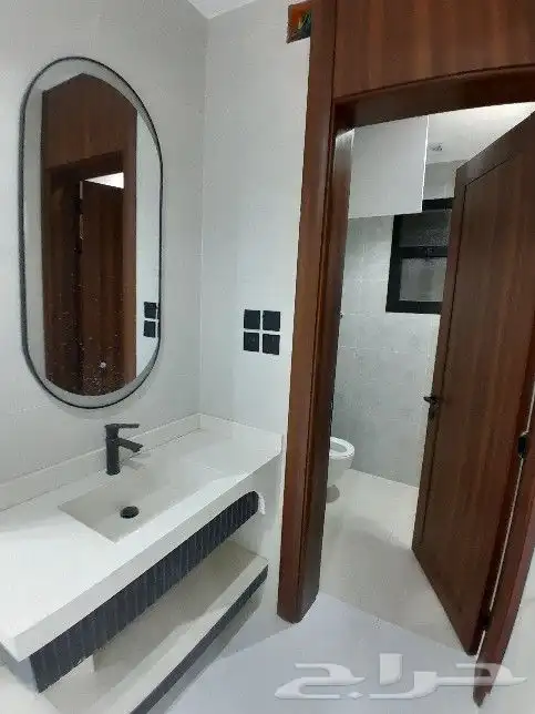 للبيع روف علوي مع ملحق تشطيب راقي 8غرف بحي قرطبة المحاله 23