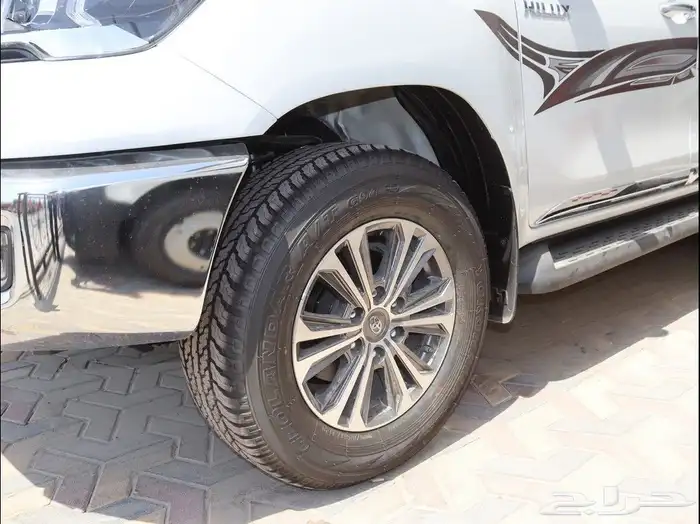 تويوتا هايلوكس فل كامل بنزين 2025 2