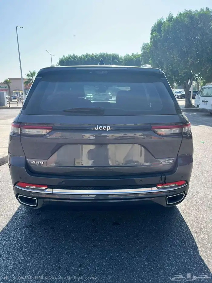 للنخبة فقط جراند شيروكي 2023 ساميت 3